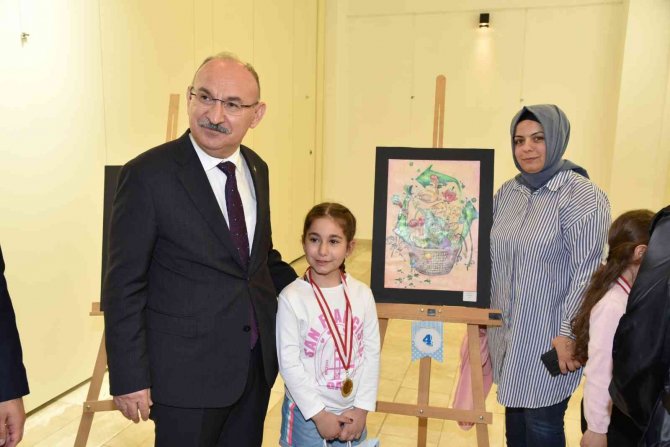 Vali Karadeniz, ‘Gıda Kahramanları’ Resim Sergisi Ve Ödül Törenine Katıldı