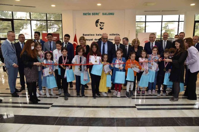 Vali Karadeniz, ‘Gıda Kahramanları’ Resim Sergisi Ve Ödül Törenine Katıldı