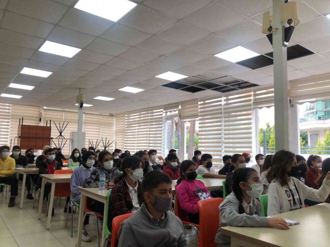 Marmaris Anadolu İ̇mam Hatip Lisesi, Deniz Kirliliğini Önlemek İçin Konferans Düzenledi