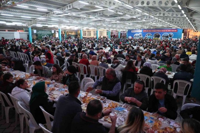 Merkezefendi’de İftar Yemekleri Devam Ediyor