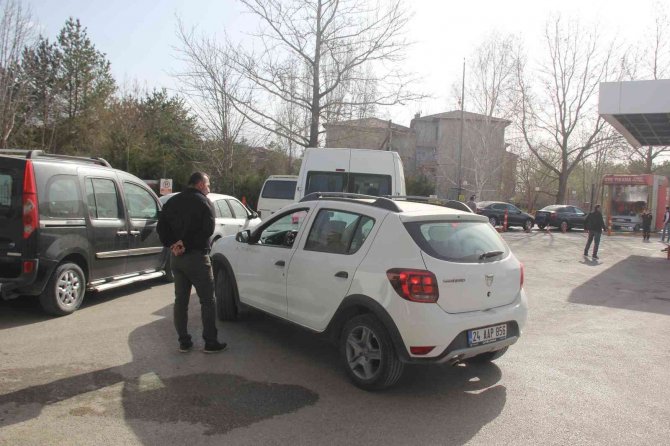 Erzincan’a Çamur Yağdı, Oto Yıkamacılarda Kuyruk Oluştu