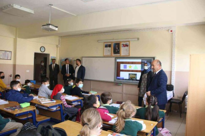 Müdür Başyiğit’in Okul Ziyaretleri