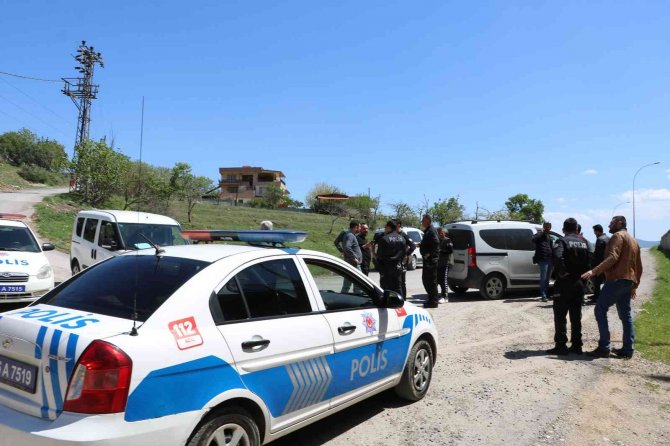 Polisten Kaçtı Çalıların Arasında Yakalandı