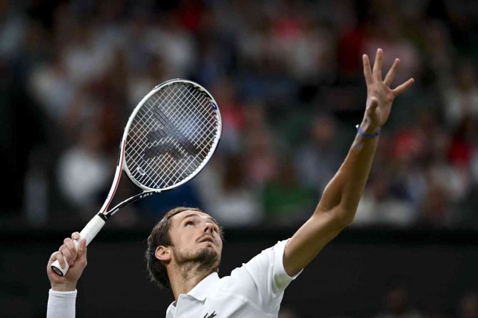 Rus Ve Belaruslu Oyuncular Wimbledon Tenis Turnuvası’ndan Men Edildi