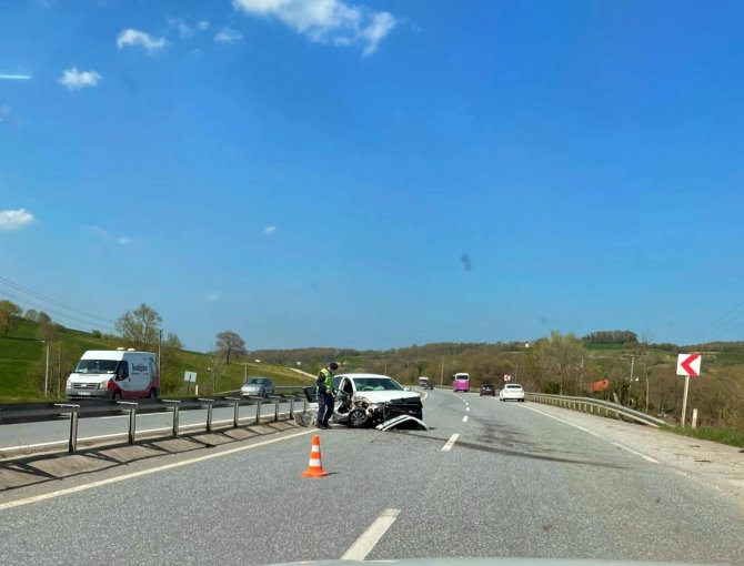 Duble Yolda Kontrolden Çıktı, Park Halindeki Araçları Biçti