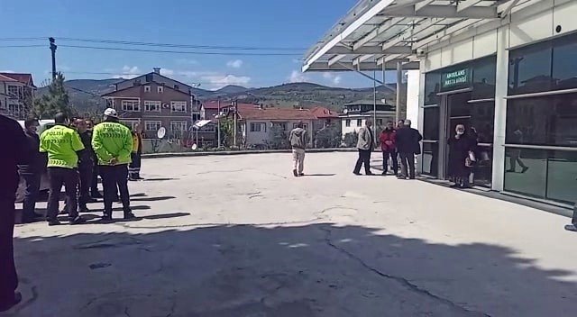Sakarya’da Feci Olay: Lisede Çıkan Kavgada Fenalaşan Öğrenci Hayatını Kaybetti