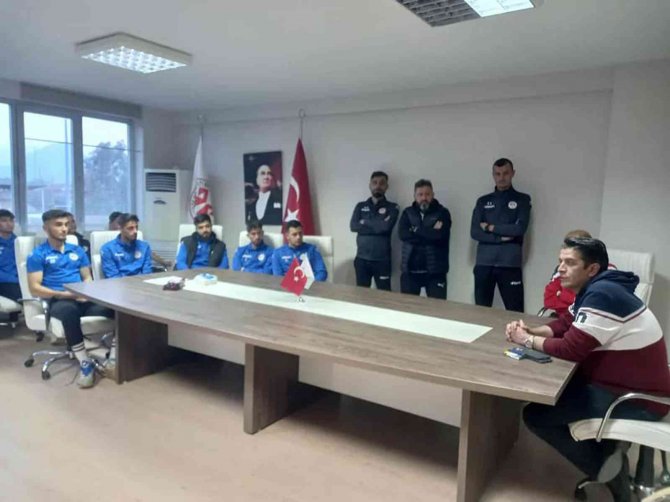 Başkan Genç, Döşemealtılıları Maça Davet Etti