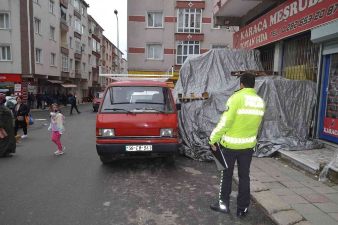 Ehliyetsiz Sürücü Yayaya Çarptı