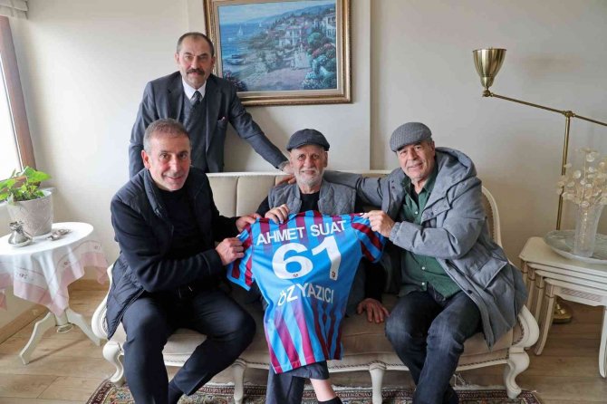Abdullah Avcı, Ahmet Suat Özyazıcı’yı Ziyaret Etti
