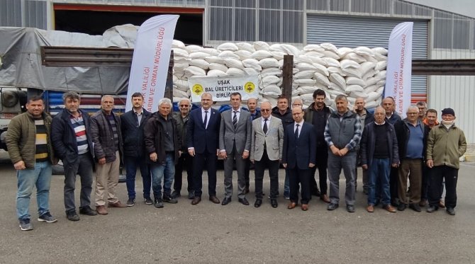 Uşak’ta Arı Üreticilerine Toz Şeker Desteği Verildi