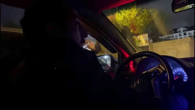Tuzla’da Polis Ekiplerinden Otopark Parası İsteyen Değnekçiye Suçüstü
