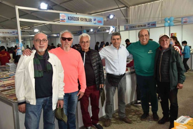Hababam Sınıfı Oyuncuları Kitapseverler İle Buluştu
