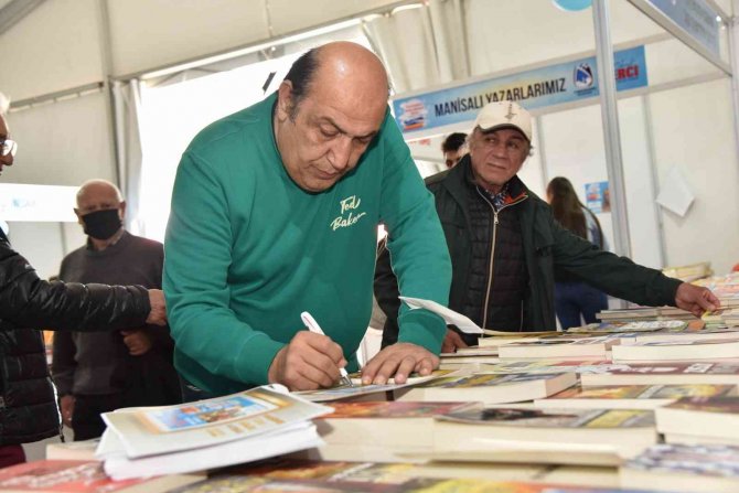 Hababam Sınıfı Oyuncuları Kitapseverler İle Buluştu