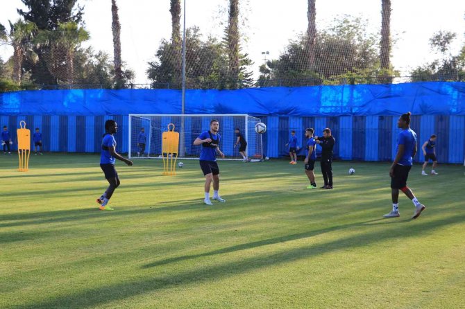 Adana Demirspor, Trabzonspor Maçına Avrupa Hedefiyle Hazırlanıyor