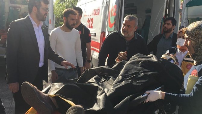 Otomobil Şarampole Yuvarlandı: 3 Yaralı