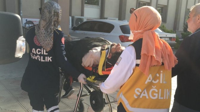 Otomobil Şarampole Yuvarlandı: 3 Yaralı