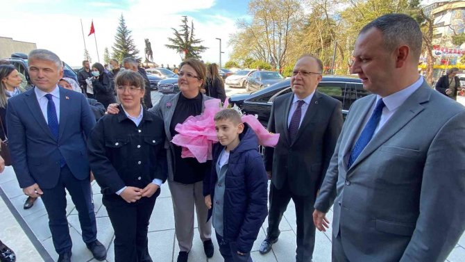 Aile Ve Sosyal Hizmetler Bakanı Derya Yanık Zonguldak’ta