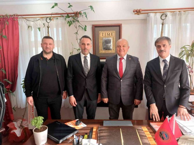 Başkan Alemdar Ve Tever Serdivanlılarla Buluştu