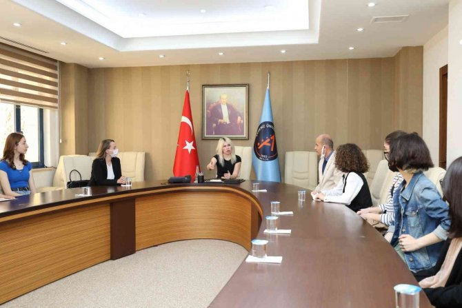 Aü Rektörü Özkan: “Öğrencilerimiz Başarıları İle Üniversitemizi Ülkemize Ve Dünyaya Anlatıyor”