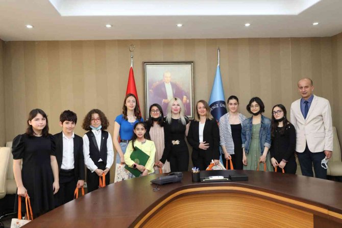 Aü Rektörü Özkan: “Öğrencilerimiz Başarıları İle Üniversitemizi Ülkemize Ve Dünyaya Anlatıyor”