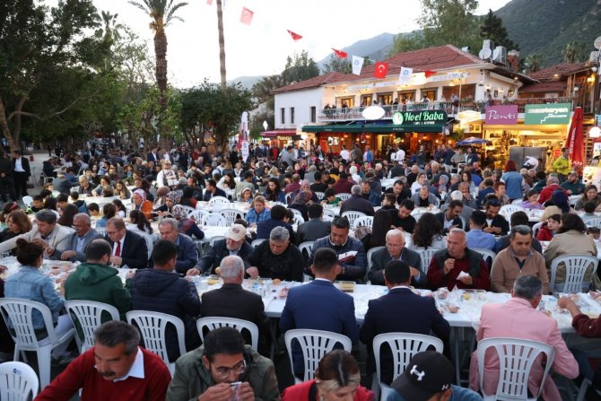 Başkan Böcek:"kaş’ta 54 Mahallenin Hizmetindeyiz”