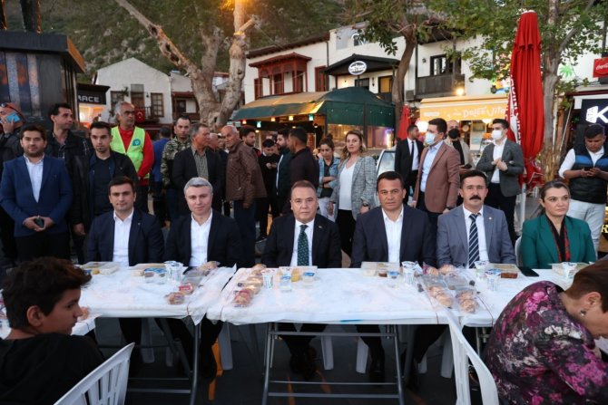 Başkan Böcek:"kaş’ta 54 Mahallenin Hizmetindeyiz”