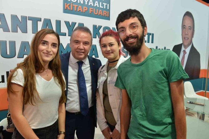 Başkan Böcek’ten ‘Askıda Bilet’ Kampanyasına Destek