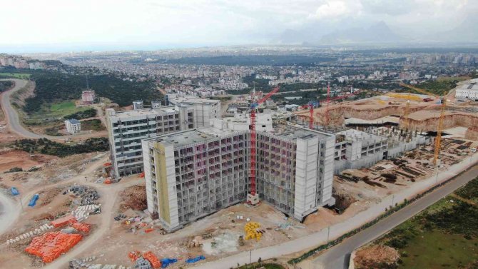 Antalya Şehir Hastanesi, Mevcut Kamu Hastanelerinin Yatak Kapasitesini Tek Başına Karşılayacak