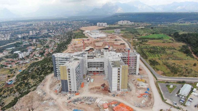 Antalya Şehir Hastanesi, Mevcut Kamu Hastanelerinin Yatak Kapasitesini Tek Başına Karşılayacak