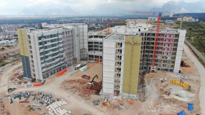 Antalya Şehir Hastanesi, Mevcut Kamu Hastanelerinin Yatak Kapasitesini Tek Başına Karşılayacak