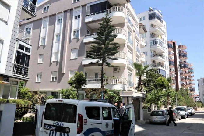 Emekli İ̇ngilizce Öğretmeni Yaşadığı Evde Ölü Bulundu