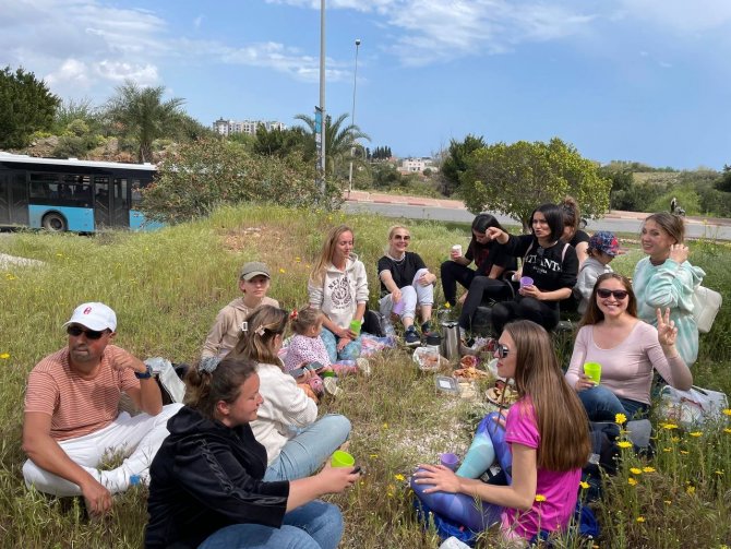 Antalya’da Rus Ve Ukraynalı Vatandaşlar El Ele Çöp Topladı