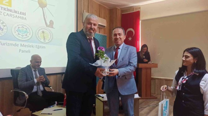 Turizmciler, Alkü’lü Öğrencilerle Buluştu