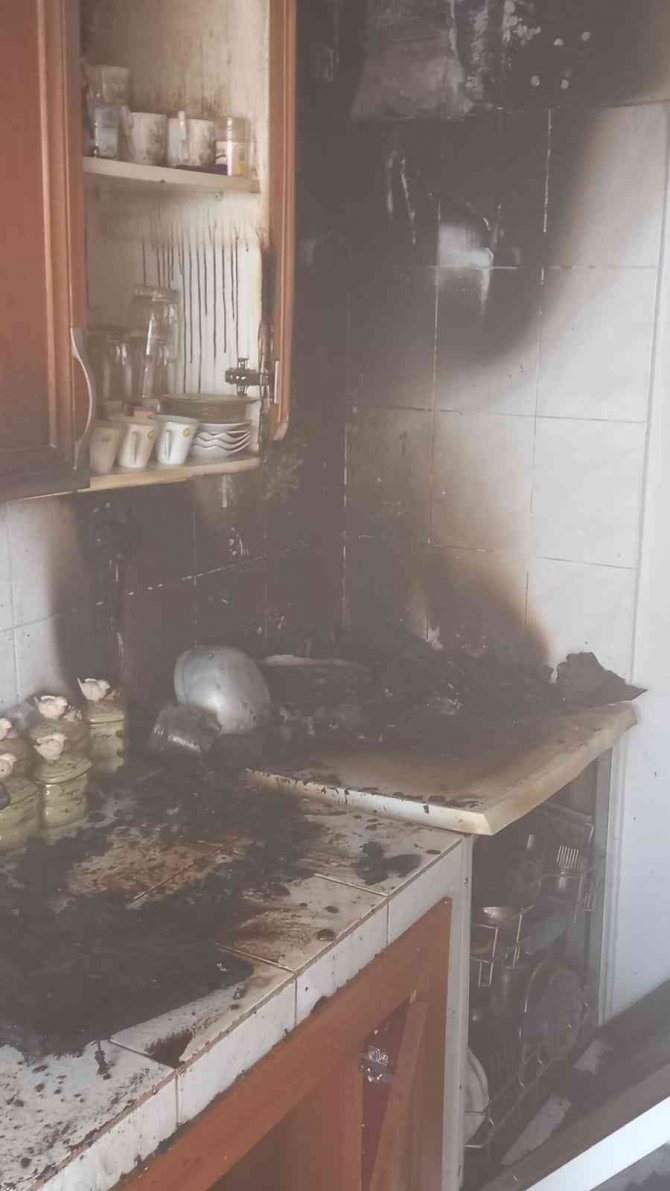 Ocakta Unutulan Yemek, Hastanelik Etti
