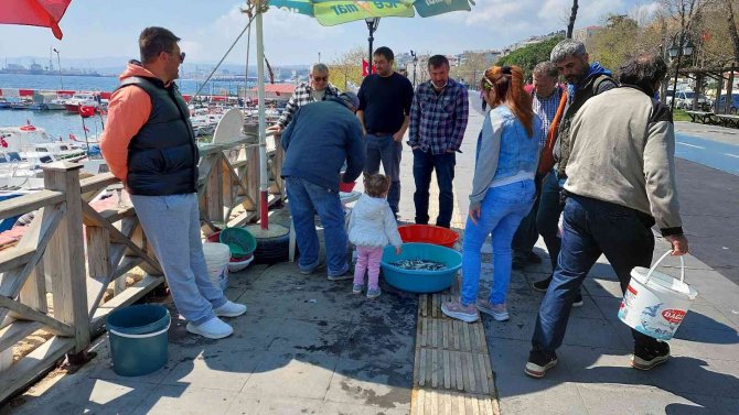 Avlanma Yasağıyla Oltalar Çantadan Çıktı