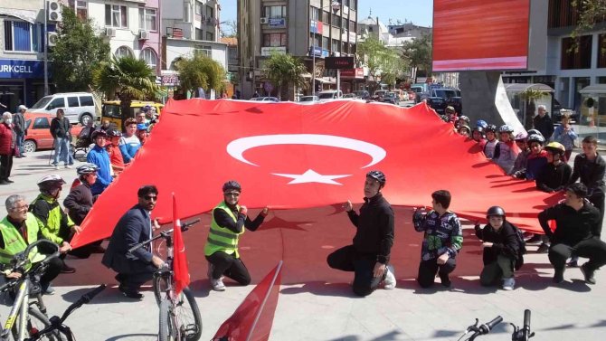 Balıkesir’de Öğrenciler Bisiklet Şenliğinde Buluştu