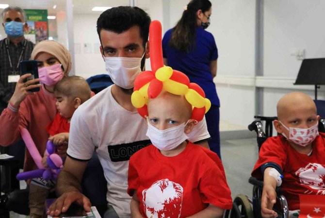 Kanser Hastası Çocuklara 23 Nisan Konseri