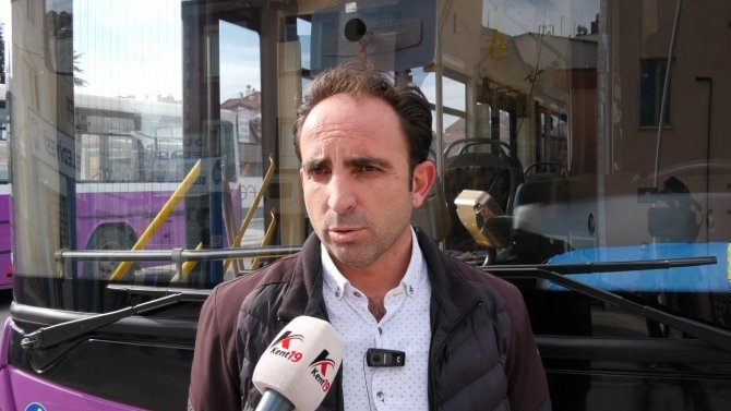 Kahraman Şoför Epilepsi Nöbeti Geçiren Vatandaşı Halk Otobüsüyle Hastaneye Yetiştirdi