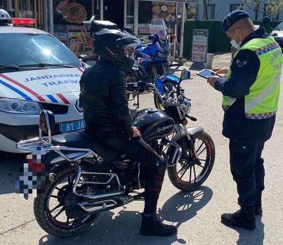 Düzce’de 11 Araç 5 Sürücü Trafikten Men Edildi