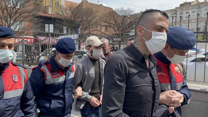 Evlerinden Uyuşturucu Satışı Yaptıkları İddiasıyla Yakalandılar