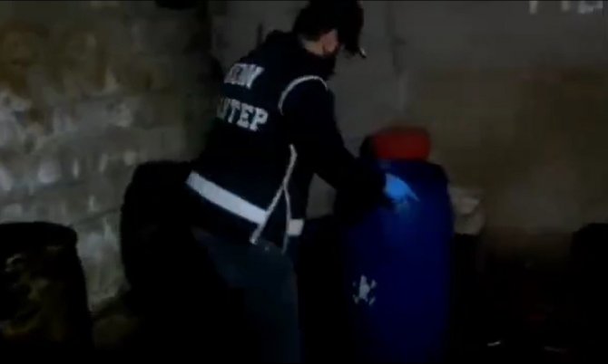 Gaziantep’te 2 Bin Litre Kaçak Akaryakıt Ele Geçirildi