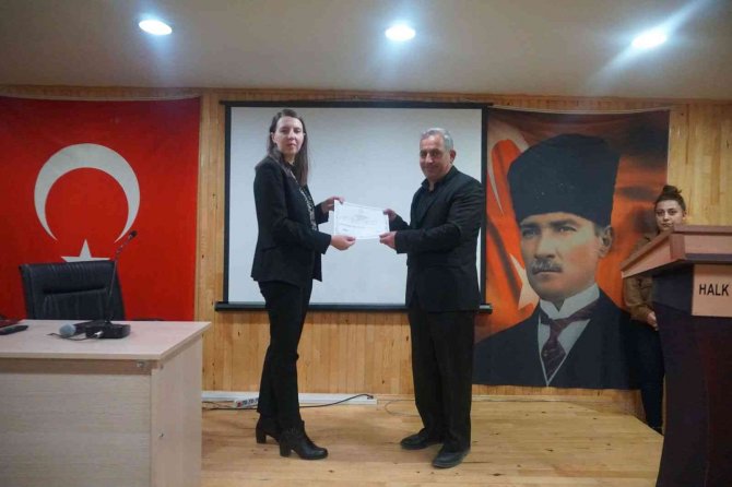 Hanak’lı Hayvan Yetiştiricileri Sertifikalarını Aldı