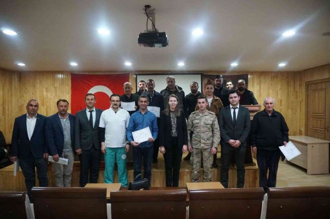 Hanak’lı Hayvan Yetiştiricileri Sertifikalarını Aldı