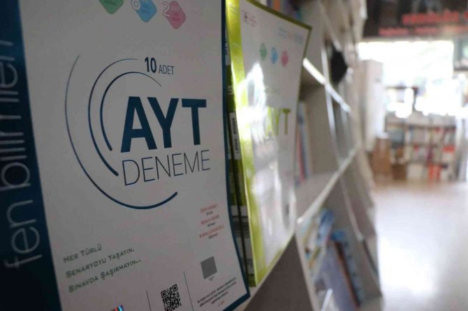 Sınav Dönemi Yaklaşırken Test Kitabı Satışlarında Artış Yaşanıyor