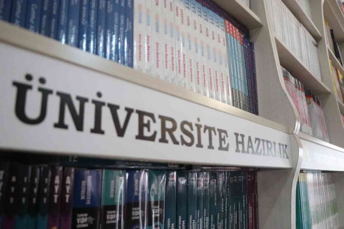 Sınav Dönemi Yaklaşırken Test Kitabı Satışlarında Artış Yaşanıyor