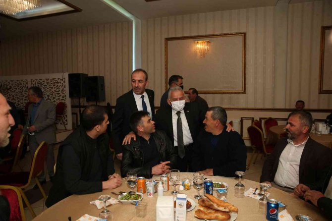 Tomarzalılar Başkan Büyükkılıç’ı Bağrına Bastı