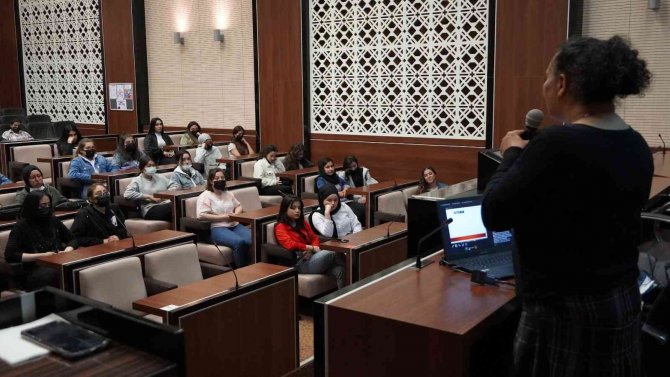 Keçiören Belediyesi’nden Öğrencilere Kişisel Gelişimi Eğitimi