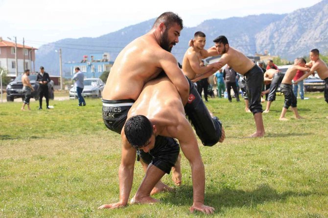 Döşemealtı’nın Pehlivanları Sezonun İ̇lk Antrenmanlarını Yaptı