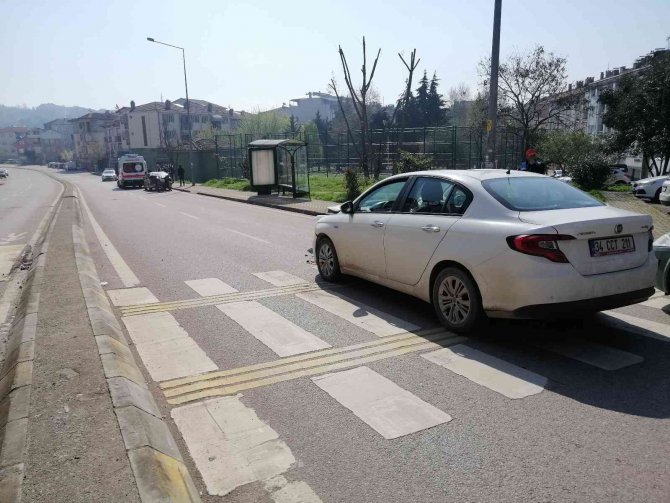 Fren Lambası Yanmayan Otomobile Arkadan Çarptı: 1 Yaralı