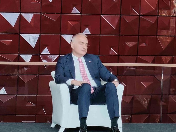 Bakan Ersoy: “İ̇stanbul, Michelin Rehberi’nden Aldığı Destekle Marka Değerini Sağlamlaştıracak”